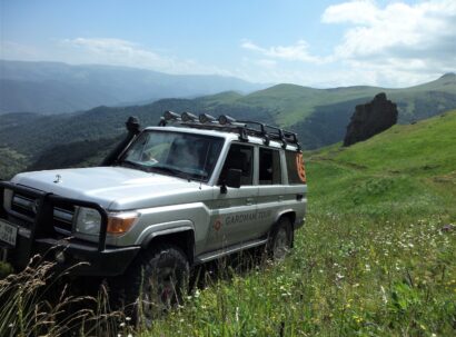 ג'יפ בשטח הררי בארמניה